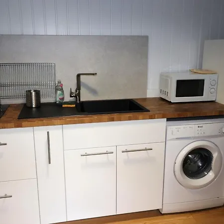 Deux Pieces Idealement Situe Dans Le Centre De Apartment *