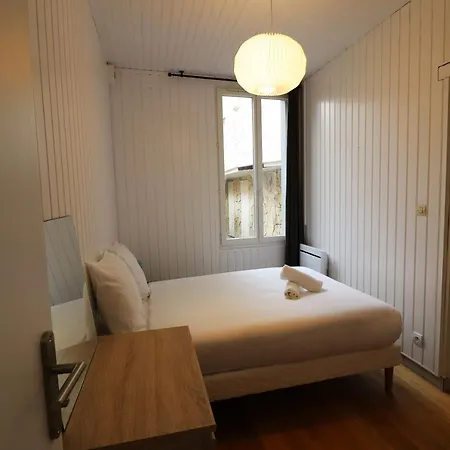 Apartment Deux Pieces Idealement Situe Dans Le Centre De Bordeaux